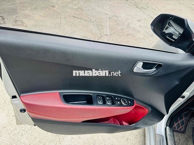 Hyundai Grand i10 2018 Bạc 60000 km