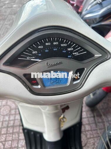 Piaggio Vespa Primavera 2015 Trắng