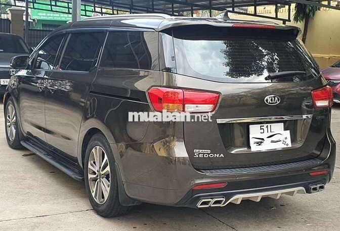 Kia Grand Sedona Nâu ánh kim 90000 km