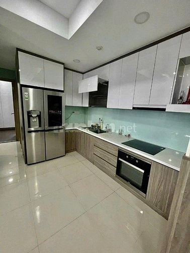 Chung cư Prince-Nguyễn Văn Trỗi căn 3p ngủ, có nội thất, giá 25tr/thán