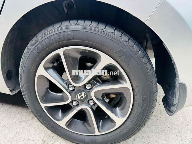 Hyundai Grand i10 2018 Bạc 60000 km