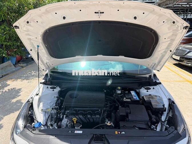 Hyundai Elantra 1.6 Đặc Biệt 2022 Trắng HỖ TRỢ VAY