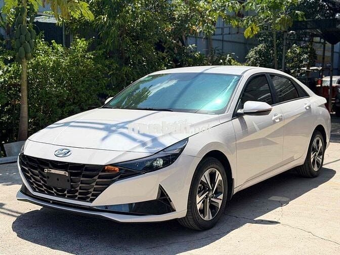 Hyundai Elantra 1.6 Đặc Biệt 2022 Trắng HỖ TRỢ VAY