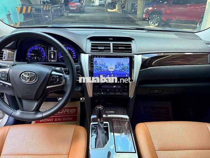 Toyota Camry 2.5Q 2019 20.000Km - Giá còn bớt