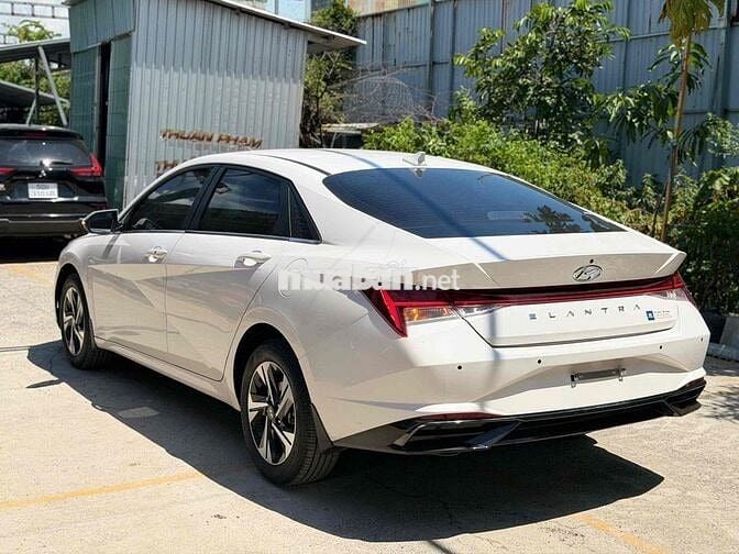 Hyundai Elantra 1.6 Đặc Biệt 2022 Trắng HỖ TRỢ VAY