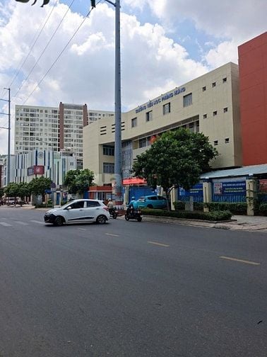Hạ Giá Bán Gấp hoặc cho thuê Nhà mặt tiền Lạc Long Quân P. Bình Thới 