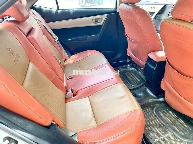 Toyota Corolla Altis 1.8 Số sàn 2015 Bạc