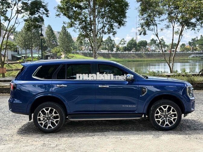 Ford Everest Titanium+ 4x4 NextGen 2022 Xanh