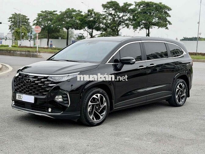 Hyundai Custin Cao Cấp 2.0T 2023 Đen 5 vạn km