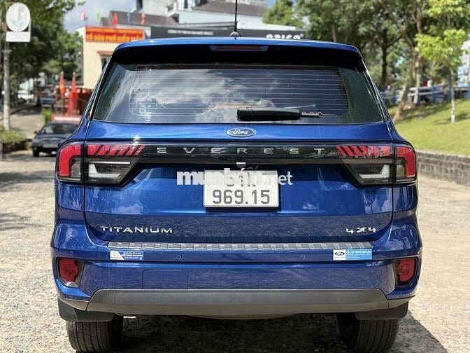 Ford Everest Titanium+ 4x4 NextGen 2022 Xanh