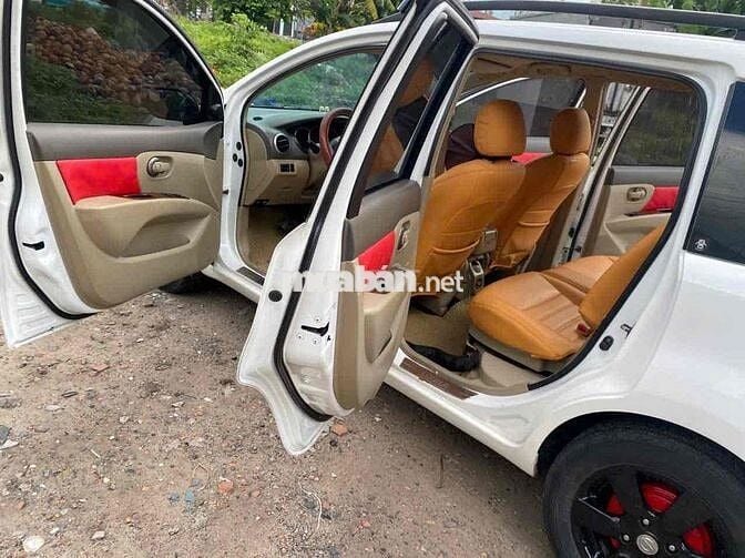 Nissan Livina 2011 Trắng tu động