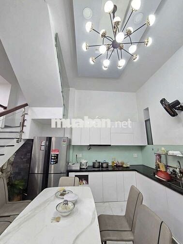 Nhà 1 trệt 3 lầu sân thượng đường Bình Thành BHH B bình tân 