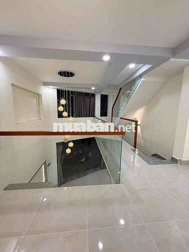 Bán nhà 4 tầng HXH gần ĐH Văn Lang, 5x10m,chỉ 7,5 tỷ- Hoàn Công