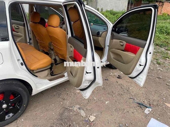 Nissan Livina 2011 Trắng tu động