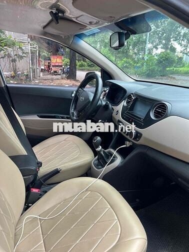 Hyundai Grand i10 bản đủ Số sàn Bạc 5 chỗ