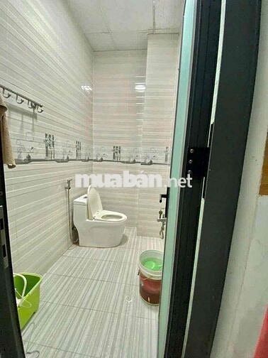 Nhà 2 lầu mới trục chính KDC Quân Báo