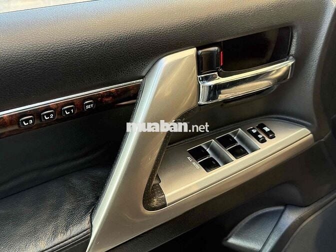 Toyota Land Cruiser VX V8 2014 Đen 7 chỗ nhập Nhât