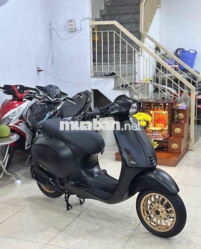 Piaggio Vespa Sprint 2016 Đen Sport.Xe khỏi bàn.