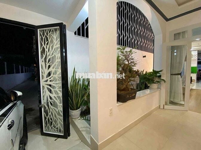 Bán Nhà Chính Chủ. Tiện Nghi đầy đủ full NT, Nhà mới ô tô đỗ trong sân