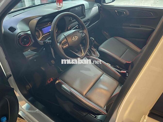Hyundai i10 Bản full cao cấp Trắng 9.000km