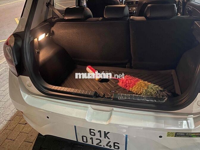 Hyundai i10 Bản full cao cấp Trắng 9.000km