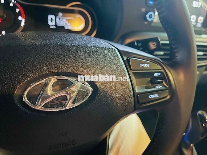 Hyundai i10 Bản full cao cấp Trắng 9.000km