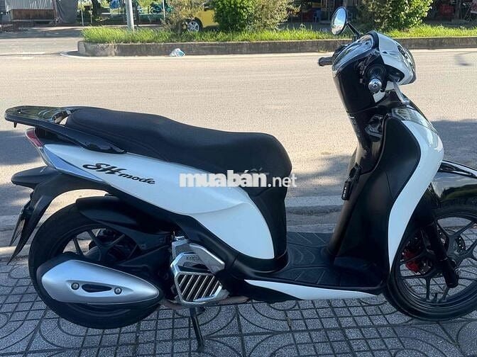 Honda SH Mode 2018 Trắng đen