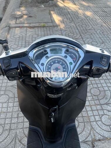 Honda SH Mode 2018 Trắng đen