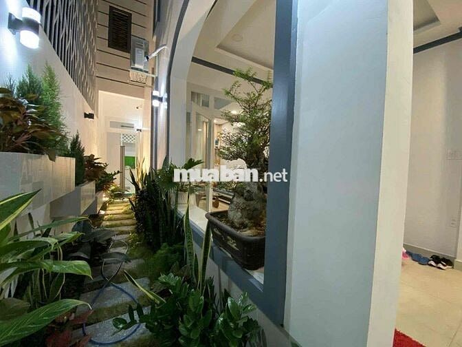 Bán Nhà Chính Chủ. Tiện Nghi đầy đủ full NT, Nhà mới ô tô đỗ trong sân