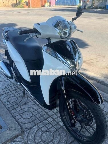 Honda SH Mode 2018 Trắng đen