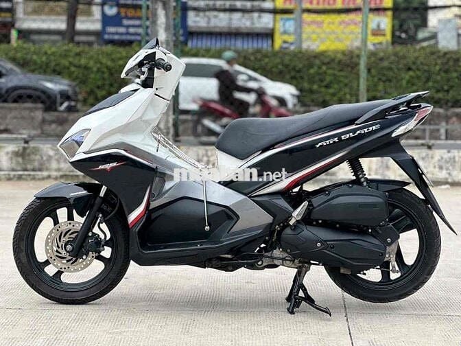 Honda Air Blade 2016 Trắng Đen