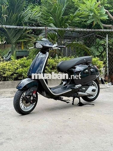 Vespa Sprint 150 2016 Đen nhám Bstp 9 chủ