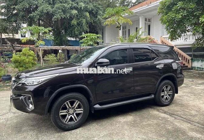 Toyota Fortuner AT 2017 Xăng Số tự động . Nâu