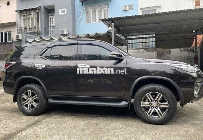Toyota Fortuner AT 2017 Xăng Số tự động . Nâu