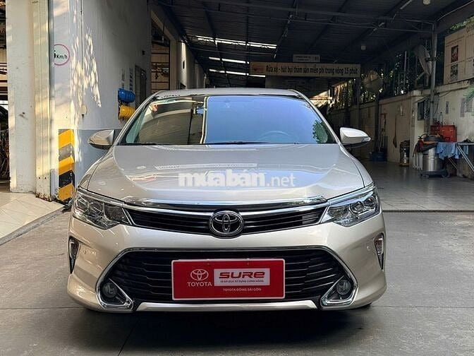 Toyota Camry 2.5Q 2019 Nâu Vàng 20.500 km