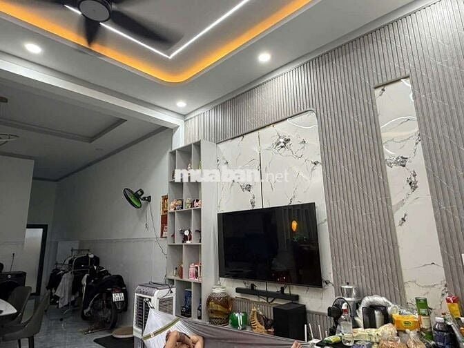 Bán nhà mới xây đường Nguyễn Đức Thiệu, Dĩ An diện tích 103,7m2