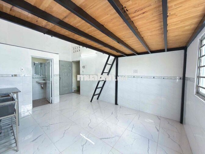 CHO THUÊ PHÒNG GÁC CAO 2M CỬA SỔ TRỜI THANG MÁY SIÊU RẺ TẠI QUẬN 12