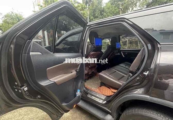 Toyota Fortuner AT 2017 Xăng Số tự động . Nâu