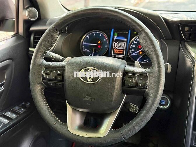 Toyota Fortuner 2021 2.4G AT máy dầu số tự động