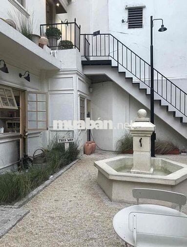 Biệt thự Vintage Phan Xích Long Q. Phú Nhuận – Ngang 15m – 66 triệu/th