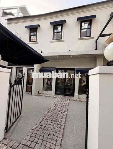 Biệt thự Vintage Phan Xích Long Q. Phú Nhuận – Ngang 15m – 66 triệu/th