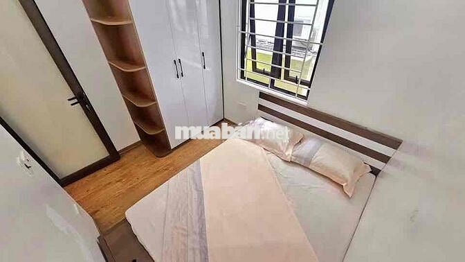 Bán TT Hoàng Quốc Việt, nhà siêu đẹp, thoáng, 2 ngủ khách bếp full NT