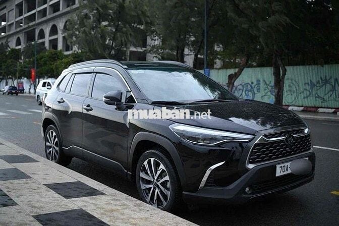 Toyota Corolla Cross 1.8V 2022 Đen 35 ngàn km