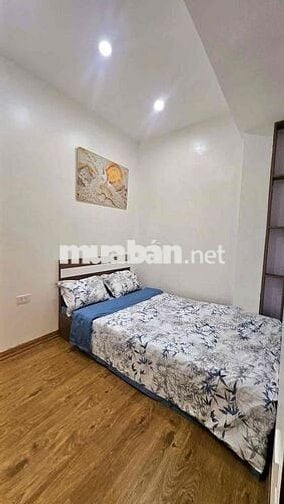Bán TT Hoàng Quốc Việt, nhà siêu đẹp, thoáng, 2 ngủ khách bếp full NT