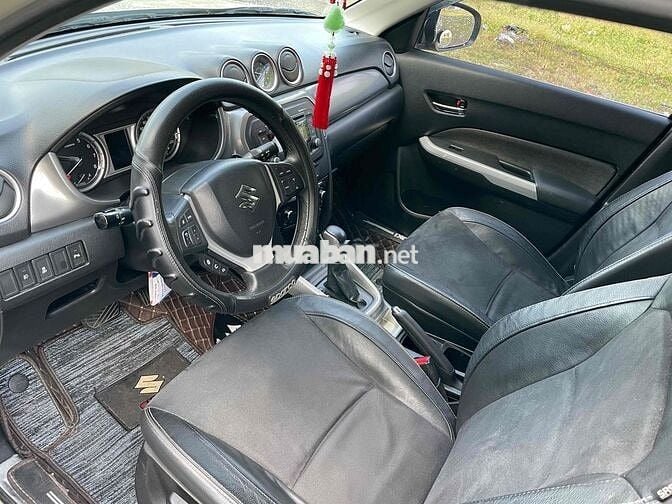 Suzuki Vitara 1.6 AT 2016 màu Be