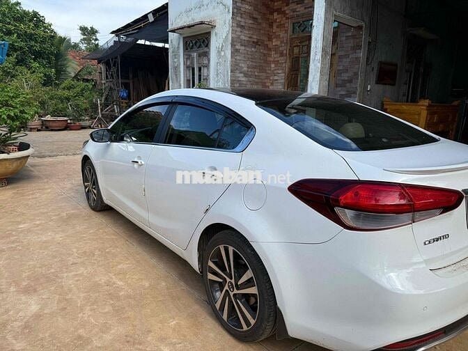 Kia Cerato 2017 1.6 bản full Trắng 10 vạn