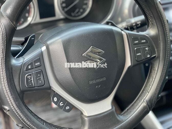 Suzuki Vitara 1.6 AT 2016 màu Be