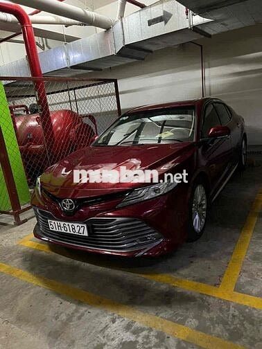 Toyota Camry 2.5Q Đỏ 22856 km