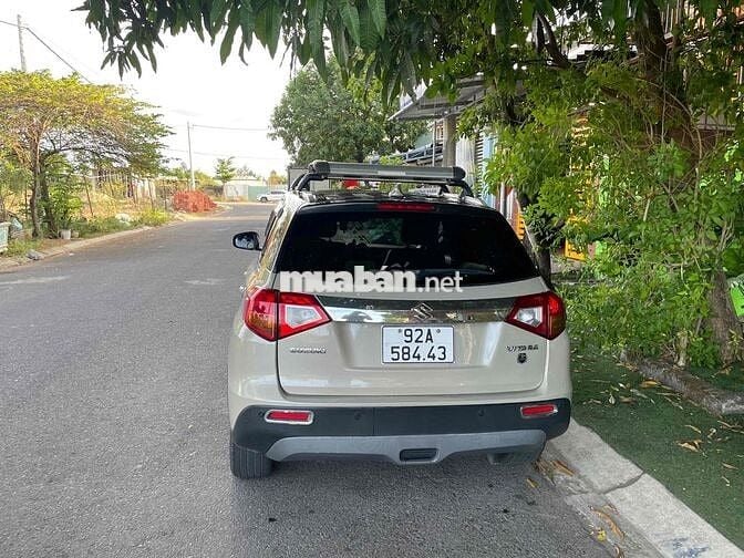 Suzuki Vitara 1.6 AT 2016 màu Be