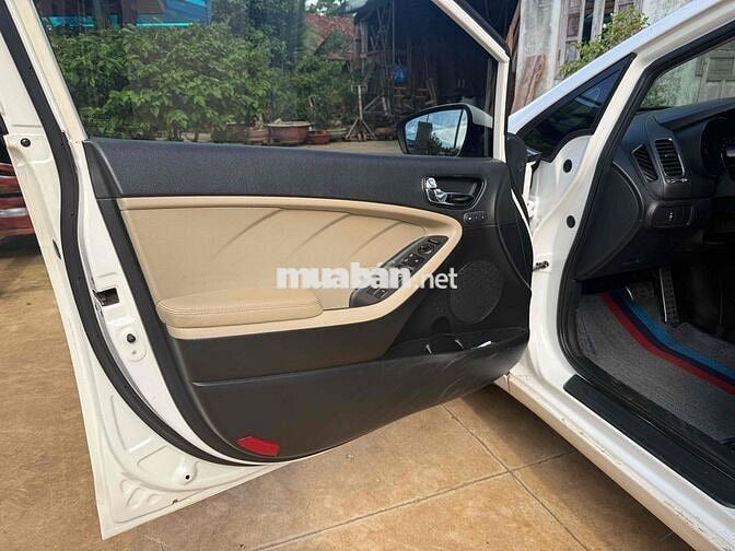 Kia Cerato 2017 1.6 bản full Trắng 10 vạn
